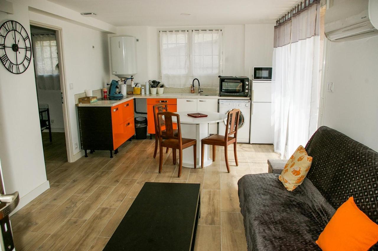 Les Idees D'Emilie Apartment Нарбон Екстериор снимка